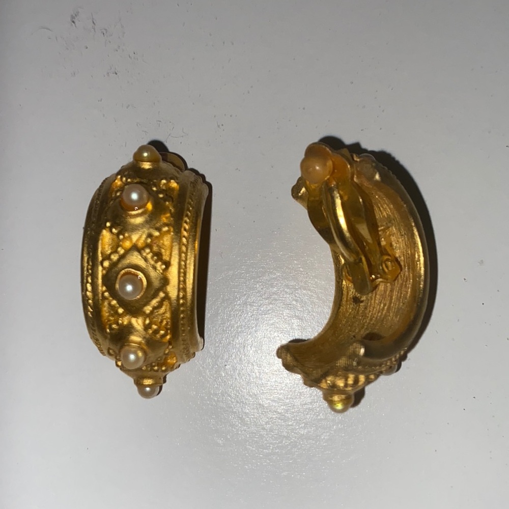 Vintage 80s Clip on earrings